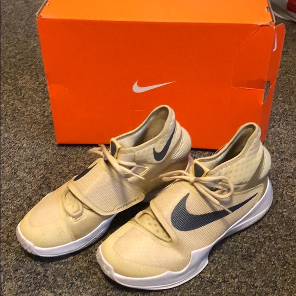 Nike Other - Nike basketball sneakers